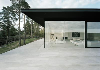 Glass corner